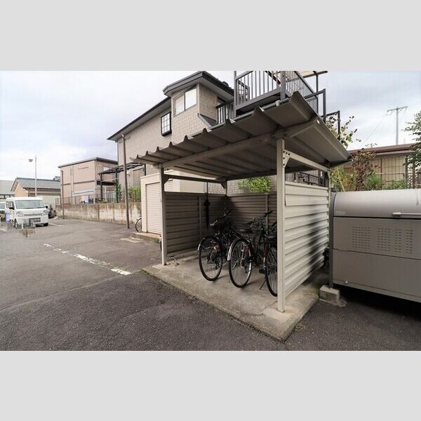 現地周辺 (駐輪場)