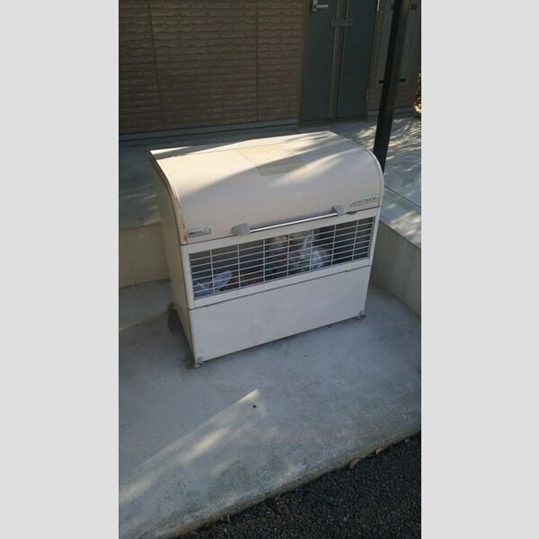 現地周辺 (ダストピット)