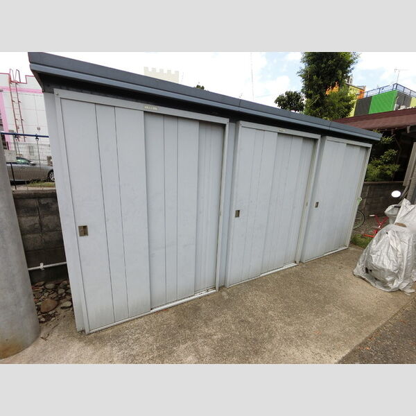 現地周辺 (物置)