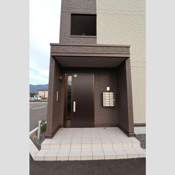 エントランス (オートロック完備)