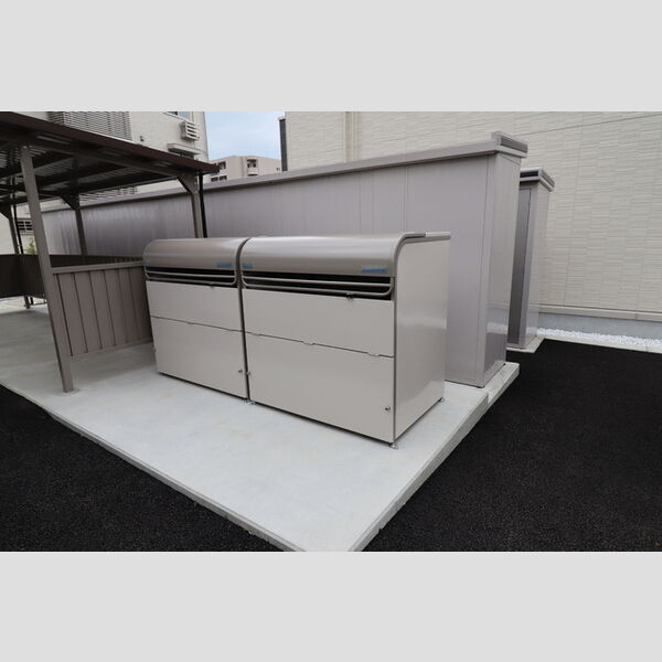 現地周辺 (ゴミ庫)