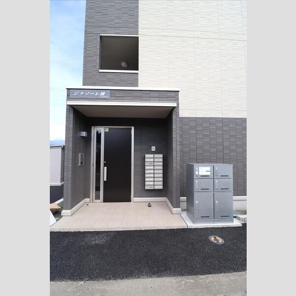 エントランス (エントランス)