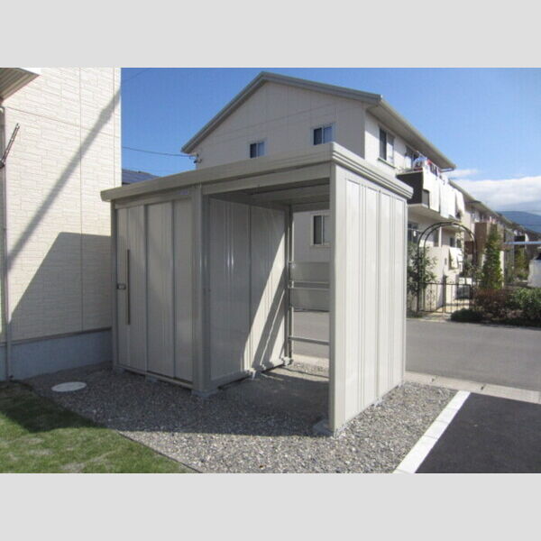 現地周辺 (物置・駐輪場)