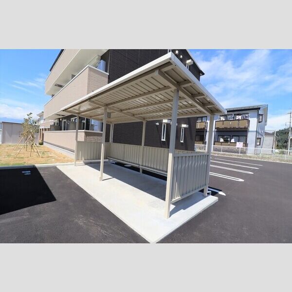 現地周辺 (駐輪場)