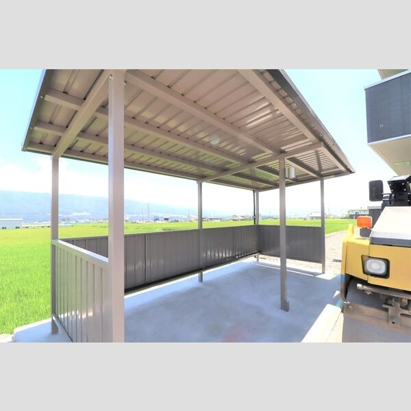 現地周辺 (駐輪場)