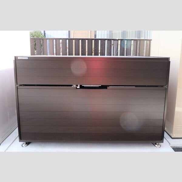 現地周辺 (ごみ収集庫)