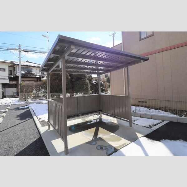 現地周辺 (駐輪場)