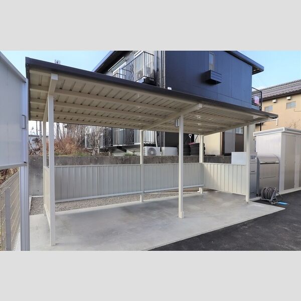 現地周辺 (駐輪場)