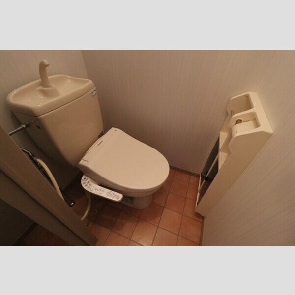 トイレ (トイレ)
