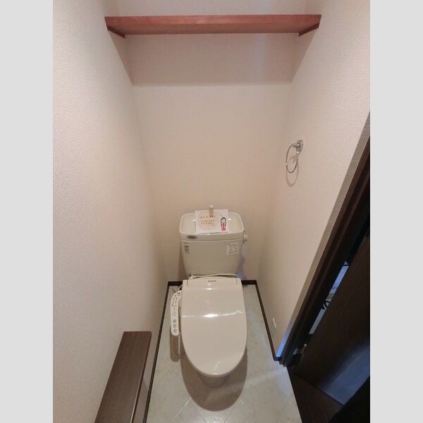 トイレ (温水洗浄暖房便座)