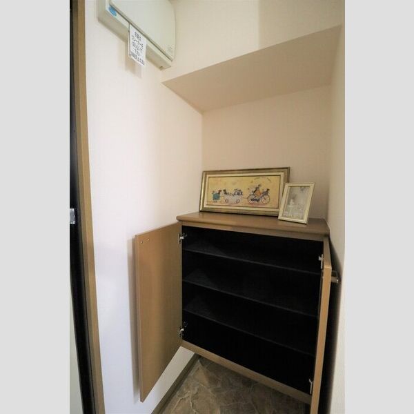 玄関 (シューズボックス)