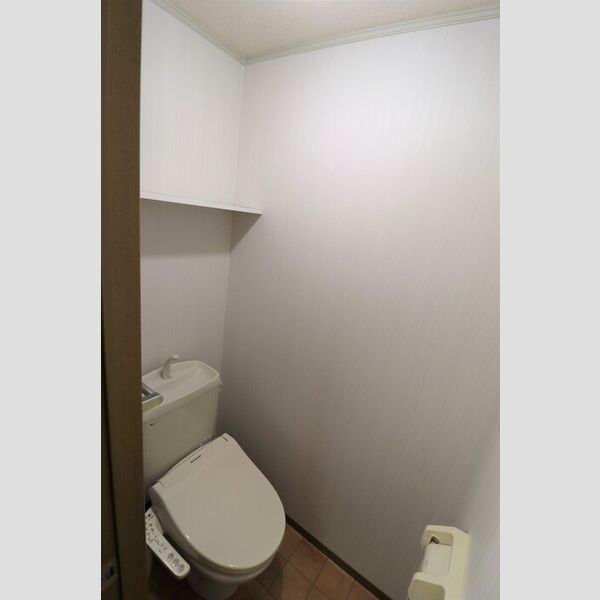 トイレ (トイレ)
