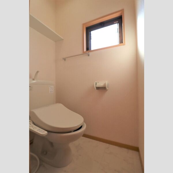 トイレ (トイレ)