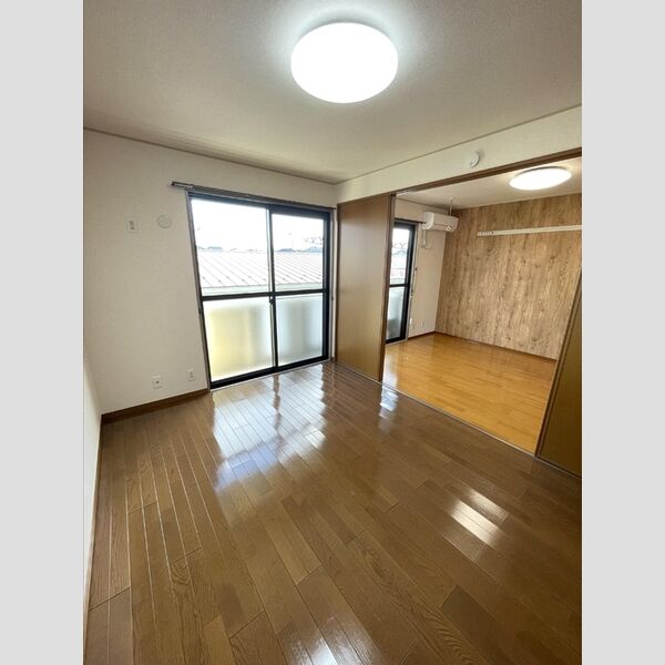 その他 (南東洋室)