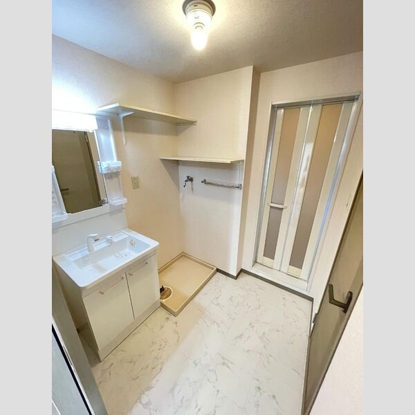 洗面所 (洗面室)