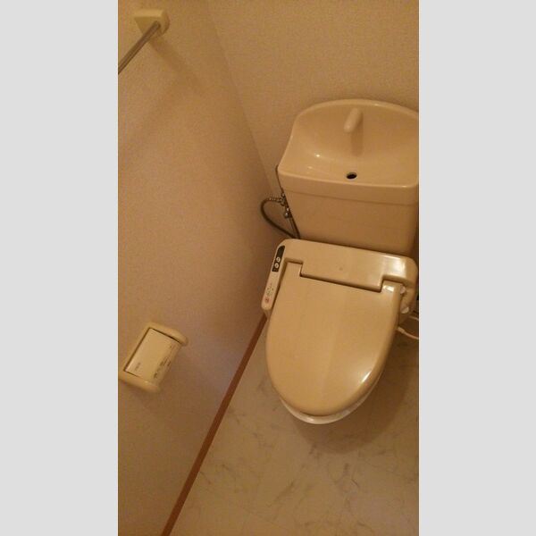 トイレ (温水洗浄便座付きWC)