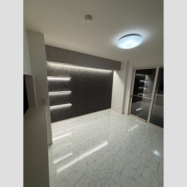 居室・リビング (リビング(間接照明有り))