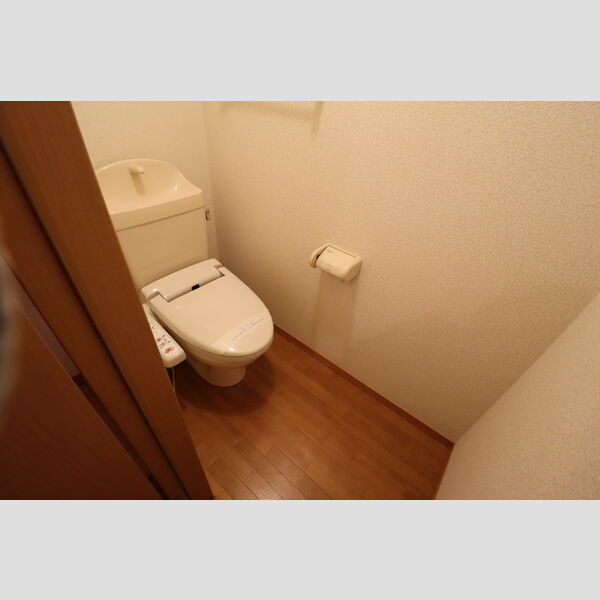 トイレ (トイレ)