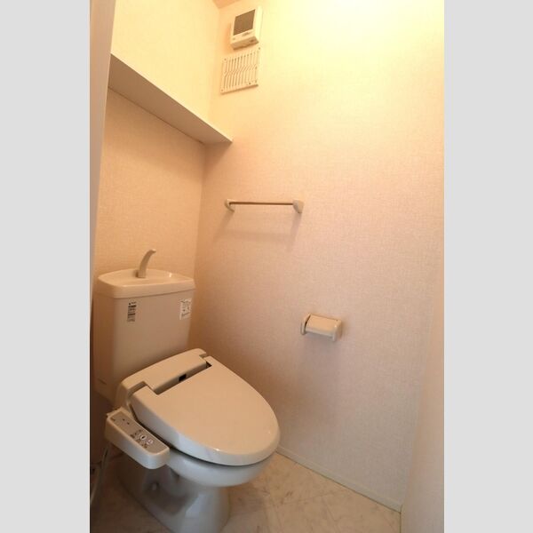 トイレ (トイレ)