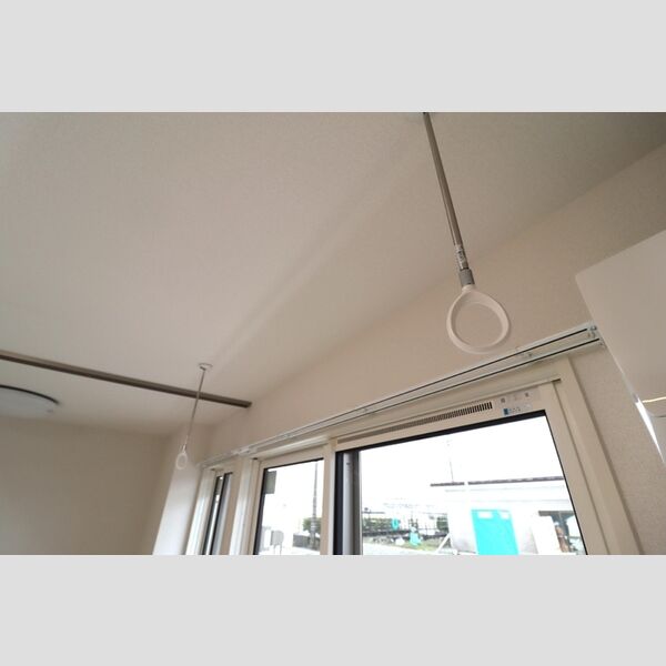 その他設備 (室内物干し)