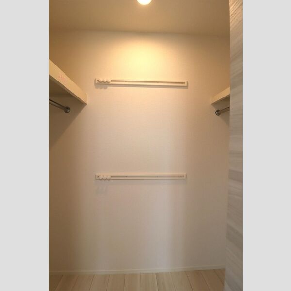 収納 (ウォークインクローゼット)