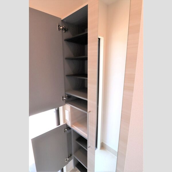 玄関 (シューズボックス)