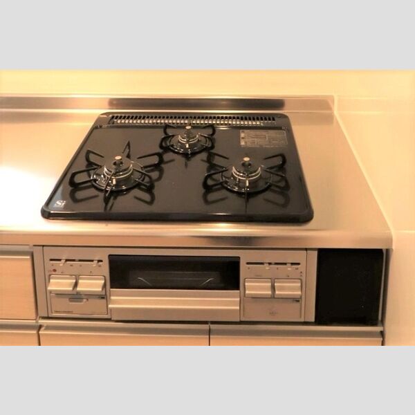 キッチン (グリル付き3口ガスコンロ)