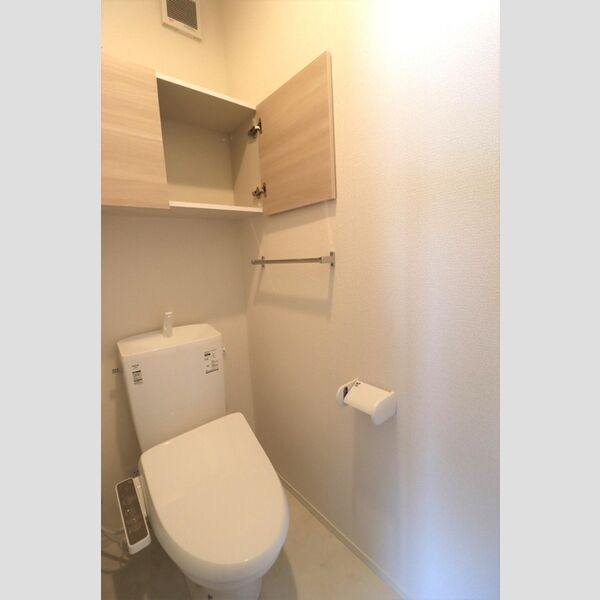 トイレ (トイレ)