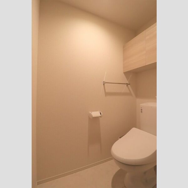 トイレ (トイレ)