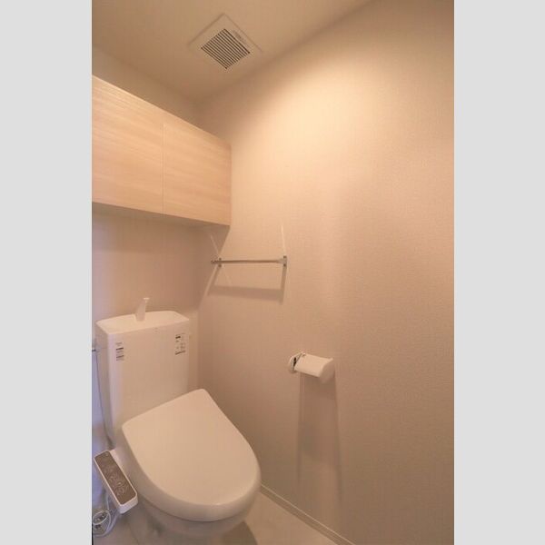 トイレ (トイレ)