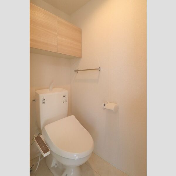 トイレ (トイレ)