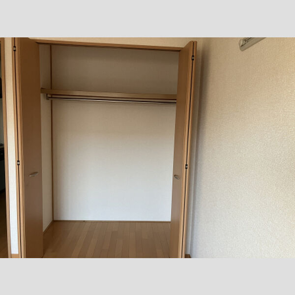 収納 (洋室8帖　物入)