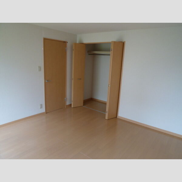 その他 (南側洋室)