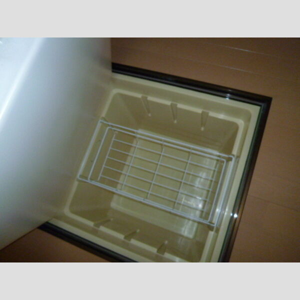 収納 (床下収納)