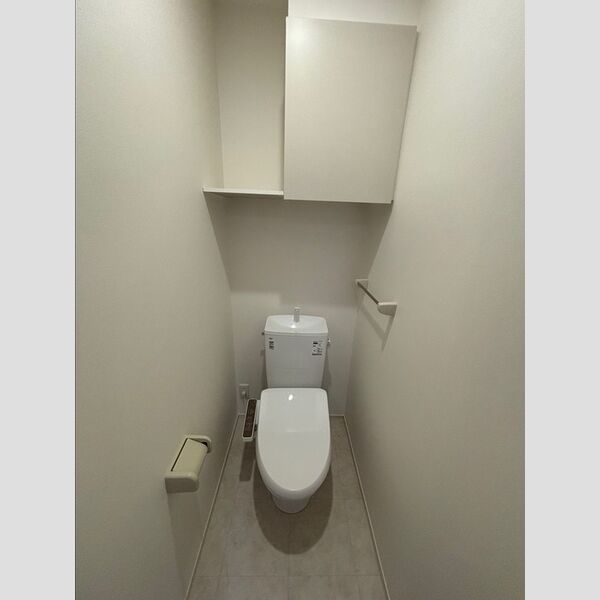 トイレ (トイレ)
