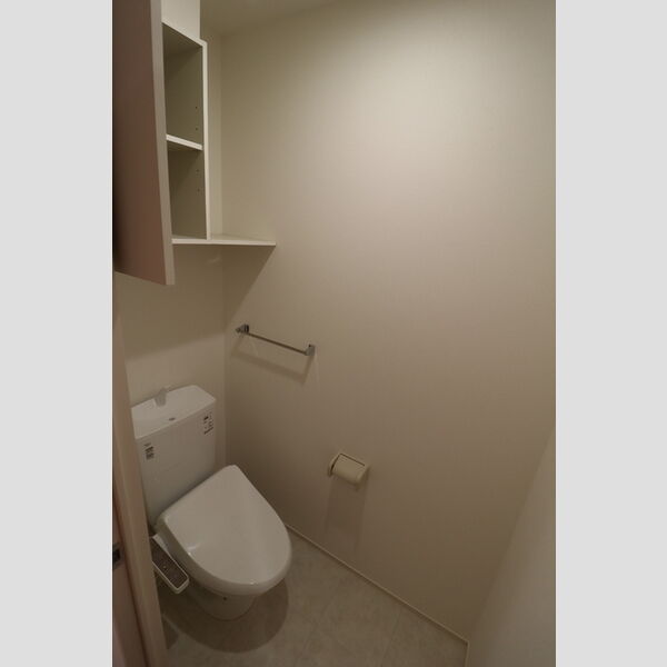 トイレ (トイレ)