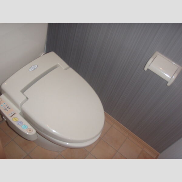 トイレ (トイレ)