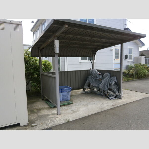 現地周辺 (駐輪場)