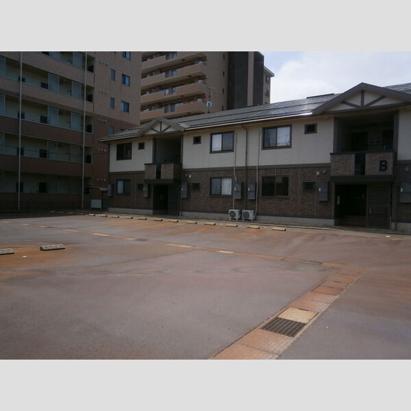 駐車場 (駐車場)