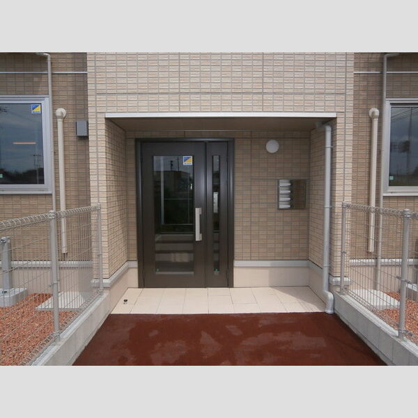 エントランス (エントランス)