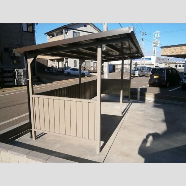 現地周辺 (駐輪場)