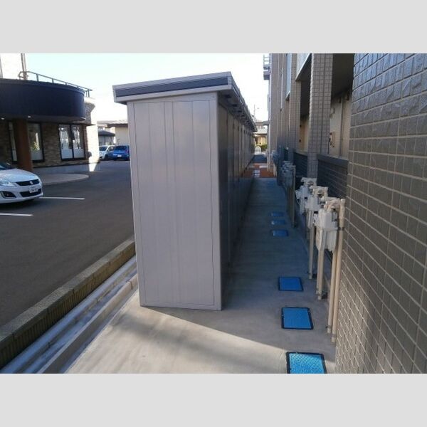 現地周辺 (物置)