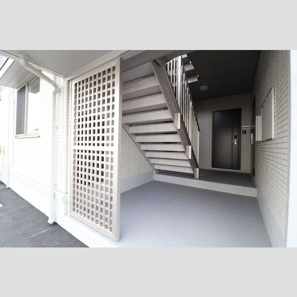 エントランス (エントランス)