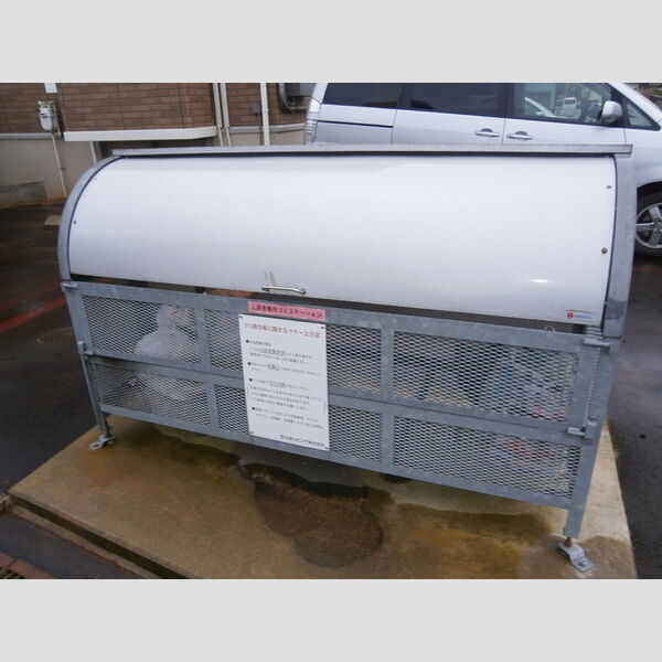 現地周辺 (ごみ置場)