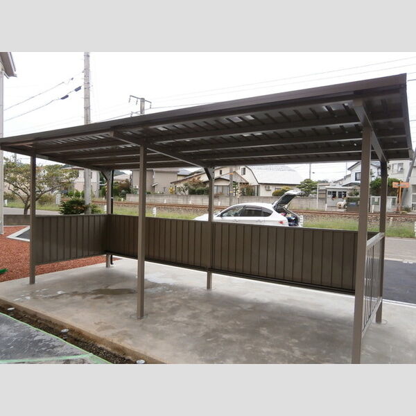 現地周辺 (駐輪場)