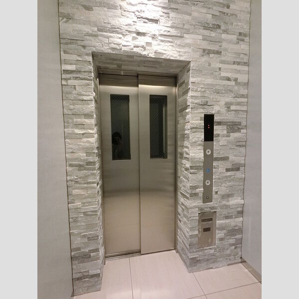 現地周辺 (エレベーター)