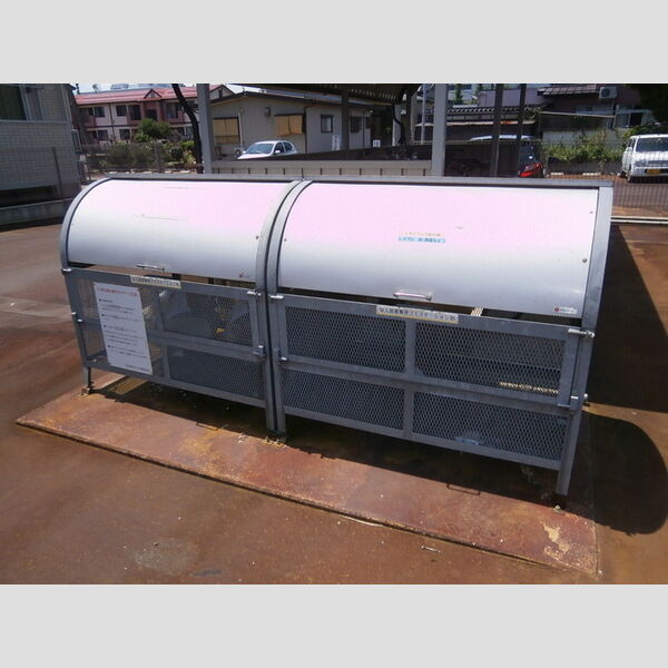 現地周辺 (ゴミ置場)