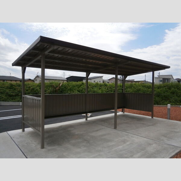 現地周辺 (駐輪場)