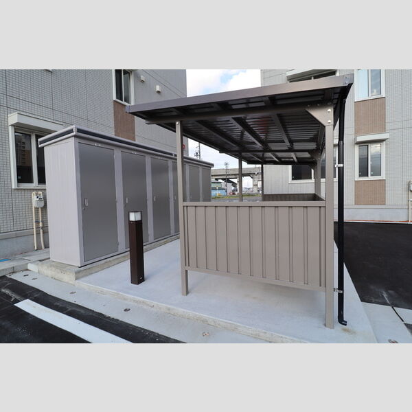 現地周辺 (物置・駐輪場)