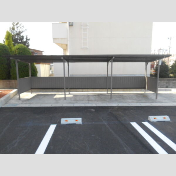 現地周辺 (駐輪場)